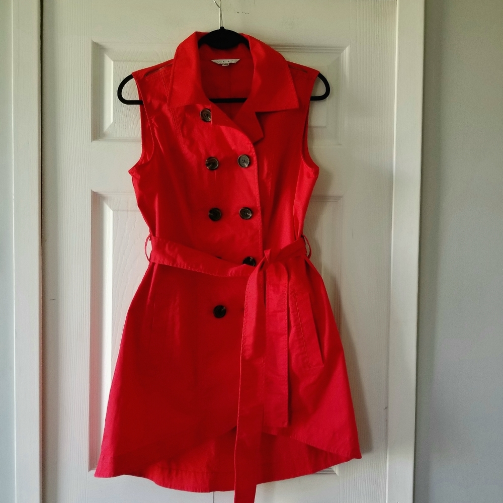 👗CABI RED SLEVELESS DRESSCOAT.